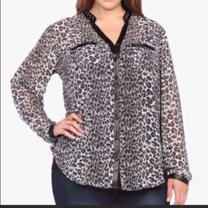 🐆Torrid Size 2 Sheer Leopard Print Top🐆